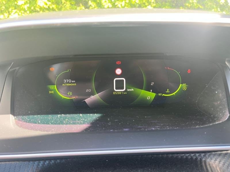 Peugeot 2008 II Allure, Argent ou Gris, Achat, https://public.car-pass.be/vhr/d202e579-748a-4168-ac2a-68593ff7b142, Euro 6