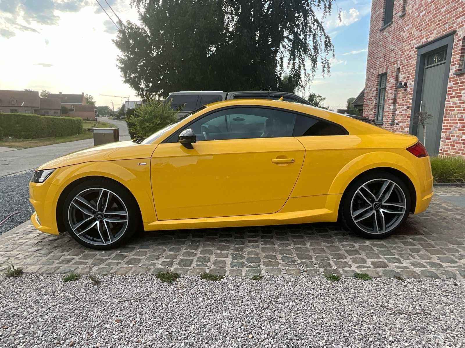 Audi TT 2016 - Voiture, Euro 6, Entreprise, Cabriolet, Boîte manuelle