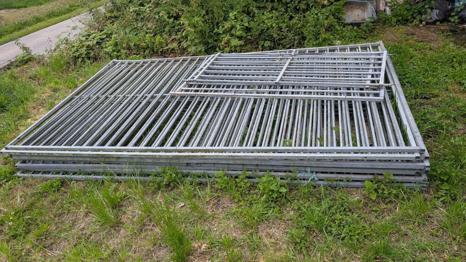 Grilles de chenil, Enlèvement, Comme neuf