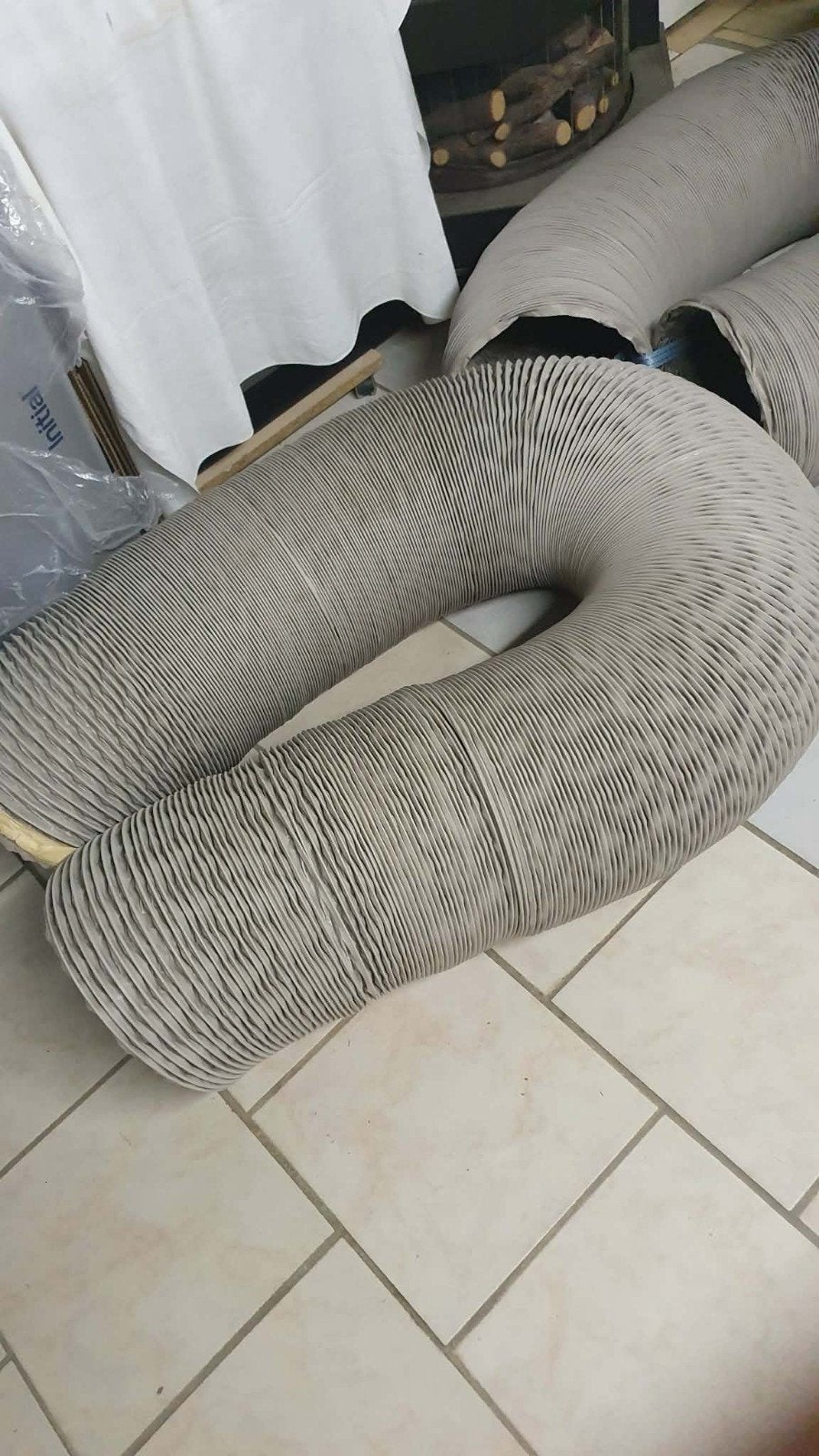 2 tuyaux de ventilation 120 € piece, 4 à 6 mètres, Autres matériaux, Enlèvement, 20 à 40 mm