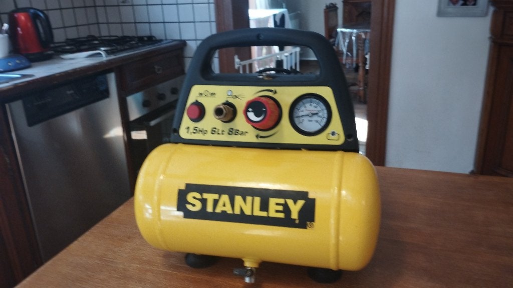 a vendre mini compresseur STANLEY, Enlèvement, Neuf