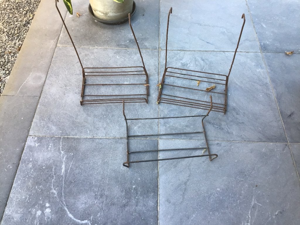 3 oude ijzeren bloempot hangijzers, Tuin en Terras, Ophalen, Gebruikt, Metaal, Balkon