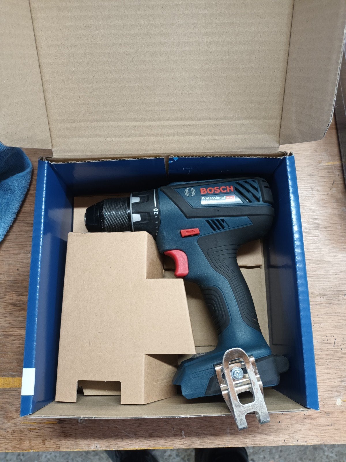 Bosch professional schroef/boormachine, Doe-het-zelf en Bouw, Ophalen, Variabele snelheid, Minder dan 400 watt, Zo goed als nieuw