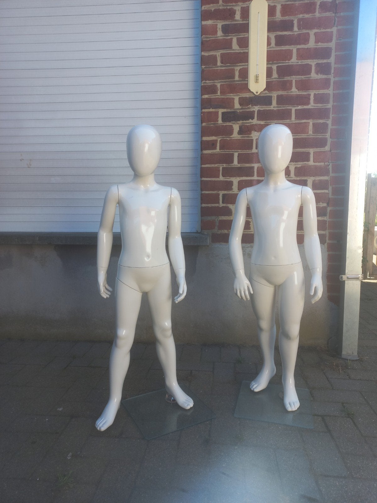 2 etalagepoppen kids, Ophalen
