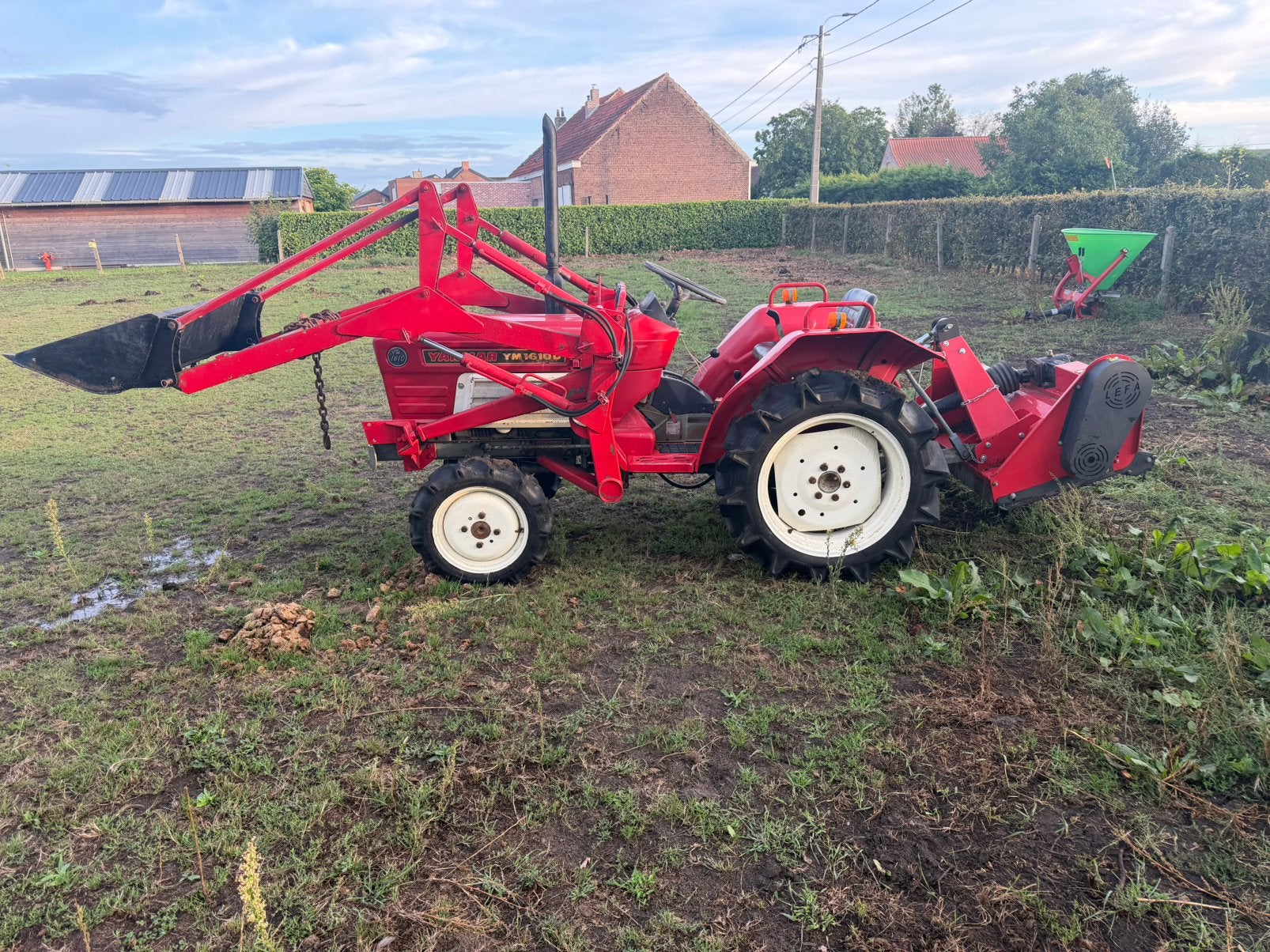 Minitractor met voorlader en klepelmaaier, Ophalen, Veehouderij, Weidebouw