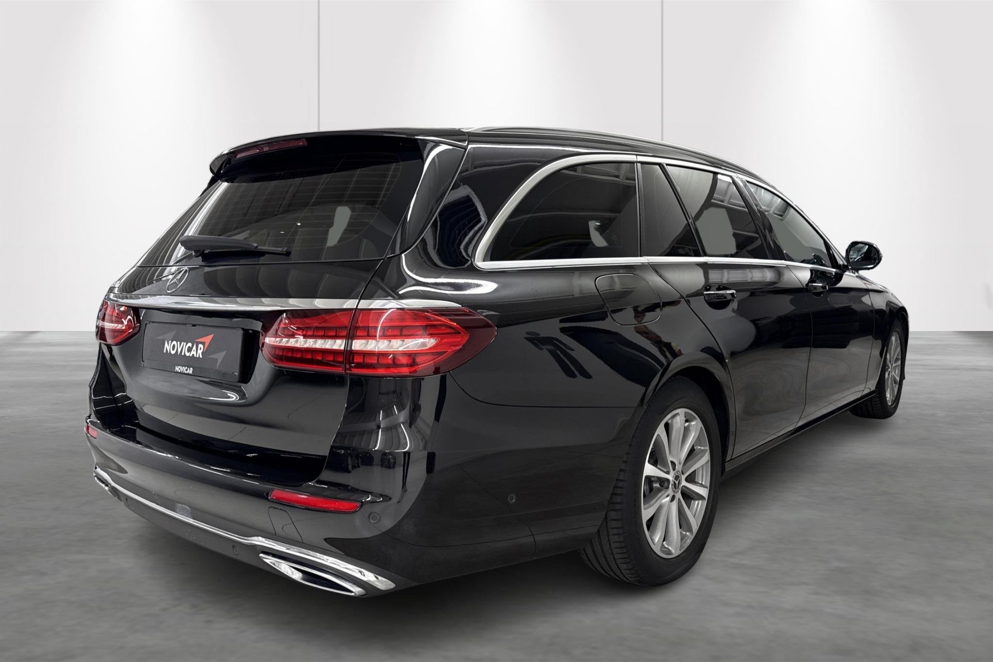 Mercedes-Benz E-Klasse Break E 200d (automatique), https://public.car-pass.be/vhr/bacbdd6b-9988-4389-83a4-5fcf47017d6a, Noir, 5 portes