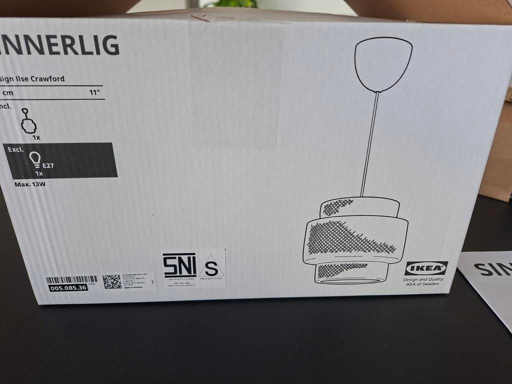 Splinternieuwe plafondhanglamp, Ophalen