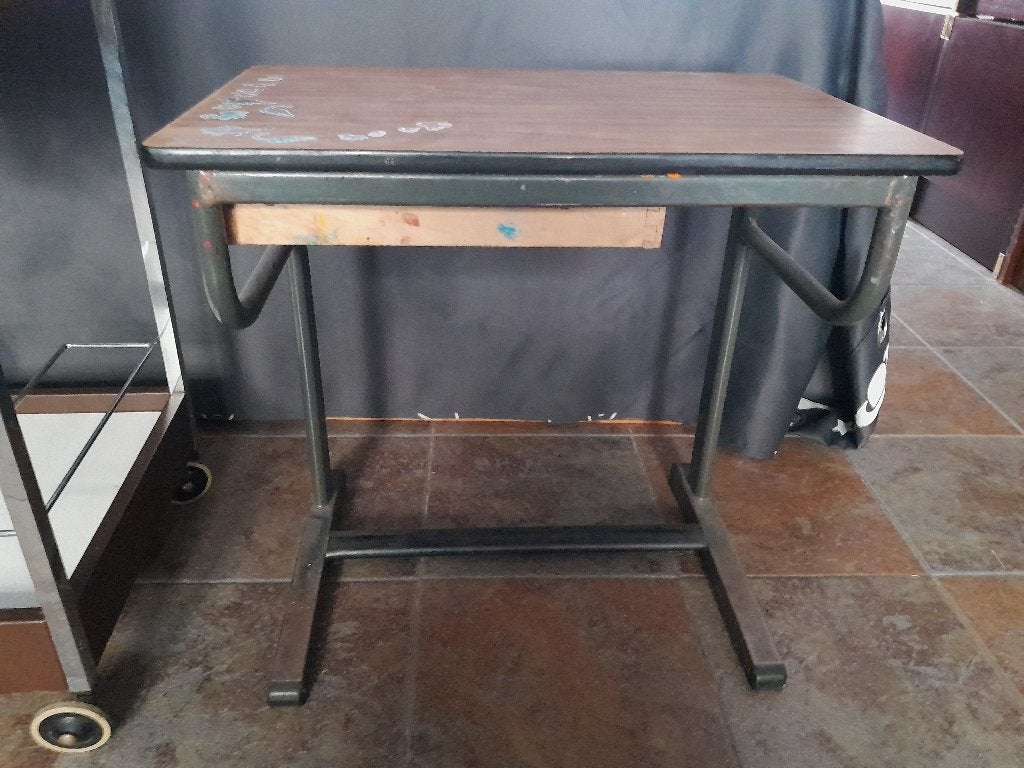 Vintage kleuter bureau, Ophalen, Gebruikt, 60 cm, 40 cm
