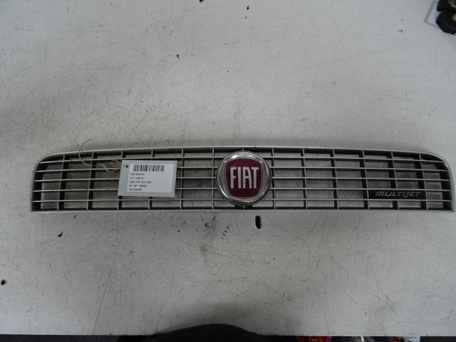 GRILLE AÉRATION Fiat Grande Punto (199) (01-2005/06-2013), Mevr. I. Hauben, Utilisé, Fiat, Rue de l'Espoir 34 34
4030  GRIVEGNÉE, BE