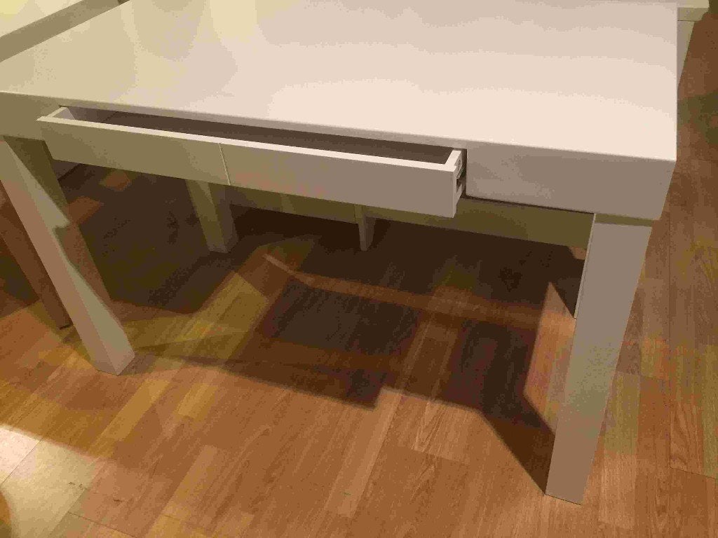 Mooie tafel met lade bureau, Ophalen