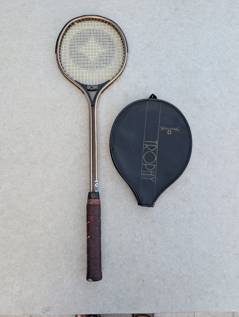 Vintage Spalding Trophy squashracket met hoes, Sports & Fitness, Squash, Enlèvement ou Envoi, Utilisé, Raquette, Avec housse