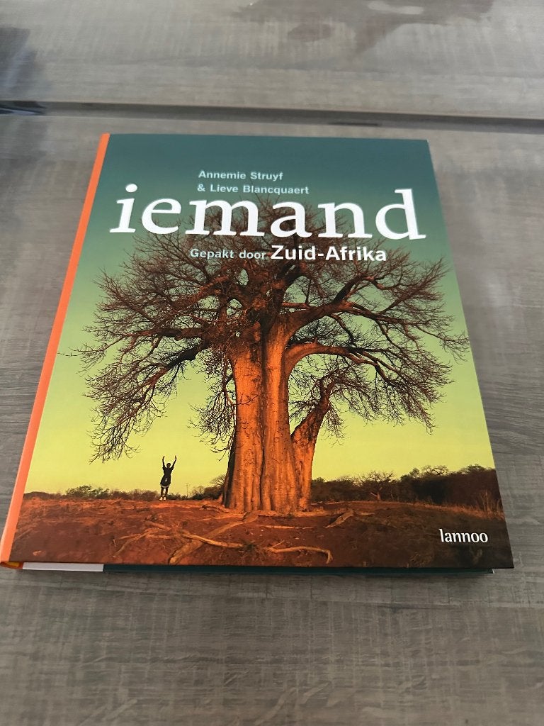 Iemand - gepakt door Zuid-Afrika, Ophalen, Zo goed als nieuw