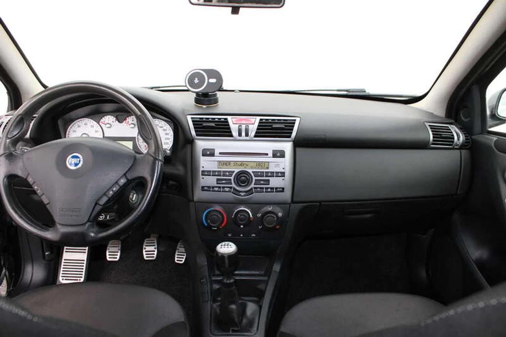 Fiat Stilo 1.4i 16v Racing inclusief 2 JAAR garantie!, Auto's, Gebruikt, Zwart, 95 pk, Parkeersensor