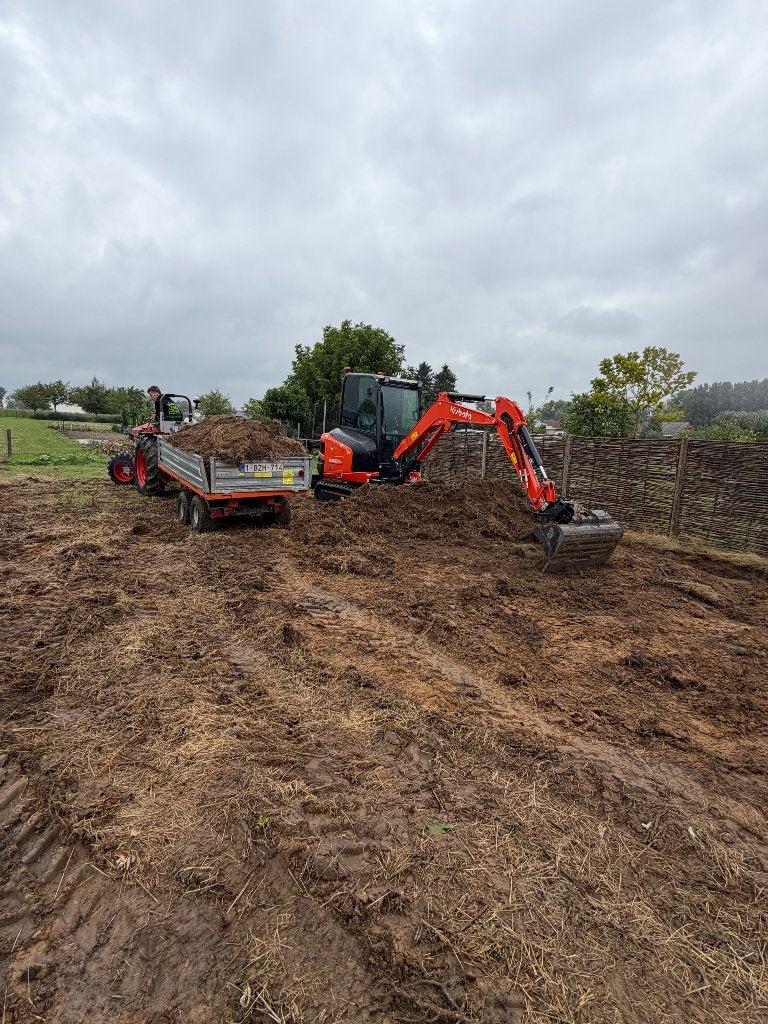 Mini-tracteur Tuinenleuckx outils, grue et chauffeur à louer, Articles professionnels, Machines & Construction | Grues & Excavatrices