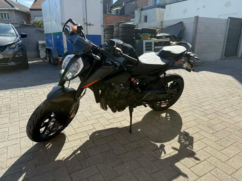 KTM 890 Duke L, Motoren, 2 cilinders, Handvatverwarming, Sport, Handgeschakeld