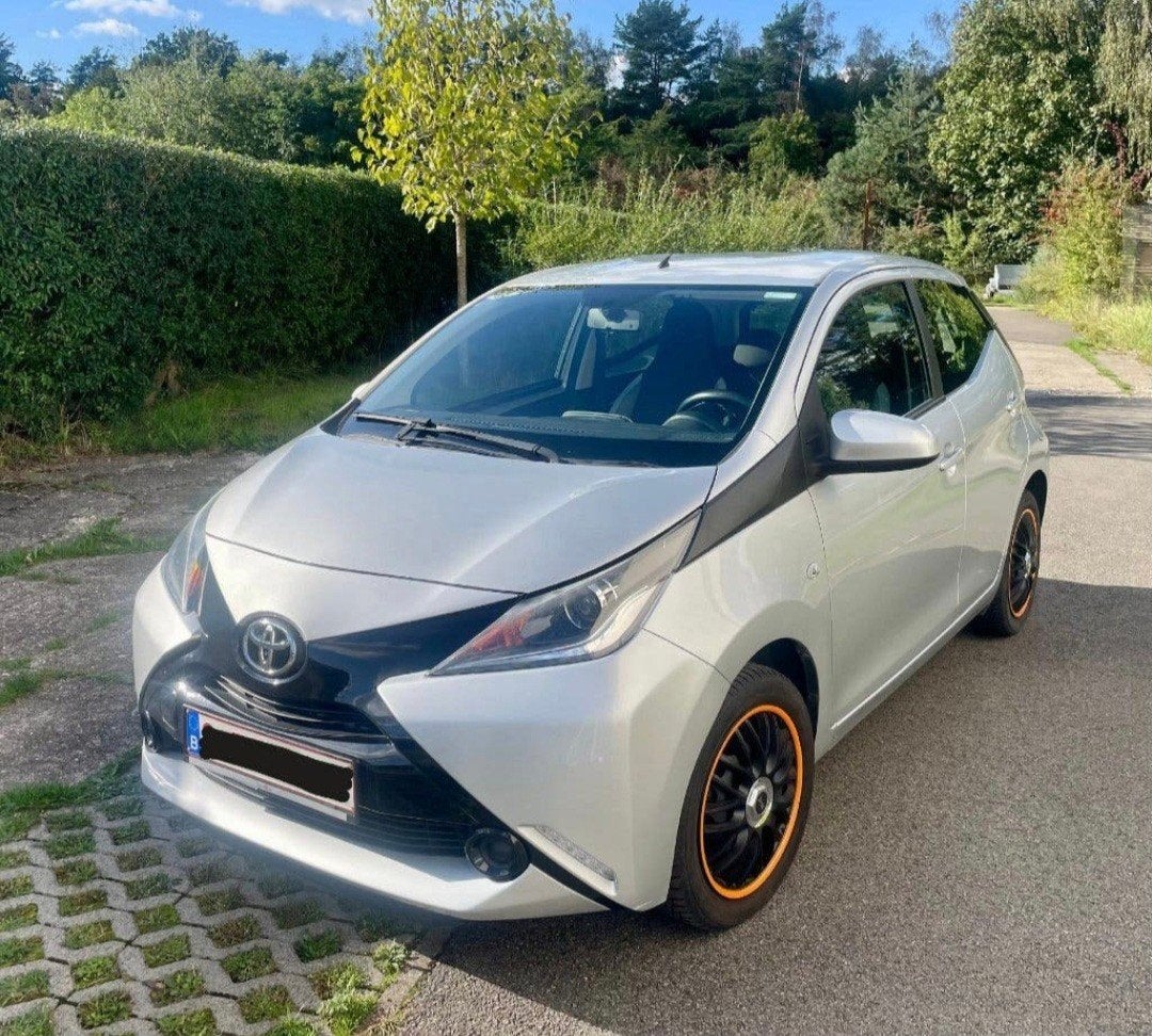 Toyota Aygo 1.0 VVT-i. slechts 32000 km, Autos, Argent ou Gris, Achat, Euro 6, 5 portes