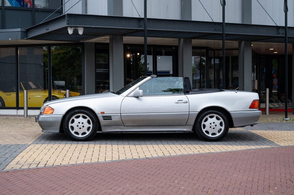 Mercedes-Benz SL-Klasse SL500 R129 V8 (automatique), Autos, Oldtimers & Ancêtres, Cuir, Argent ou Gris, Achat, Entreprise