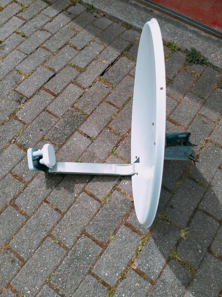 schotel antenne met dubbele digitale kop TV Vlaanderen, Enlèvement, Comme neuf