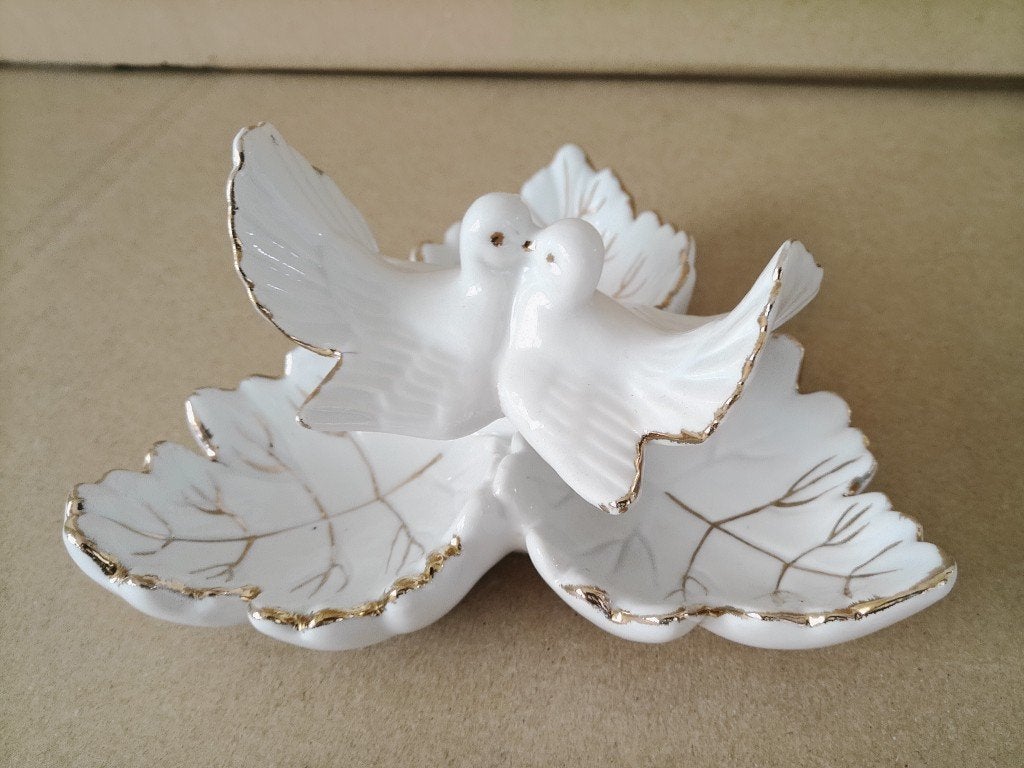 Curiosa verguld porseleinen schaaltje met tortelduifjes 1980, Antiek en Kunst, Ophalen of Verzenden