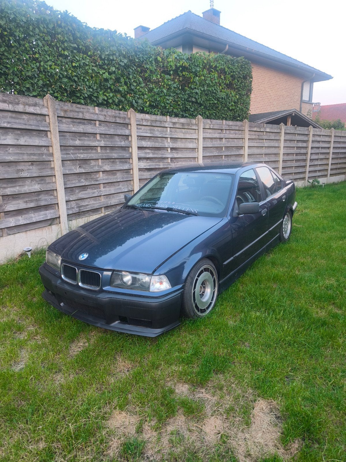 bmw e36 sedan 318i 1992, Achat, Boîte manuelle, Particulier, 4 cylindres