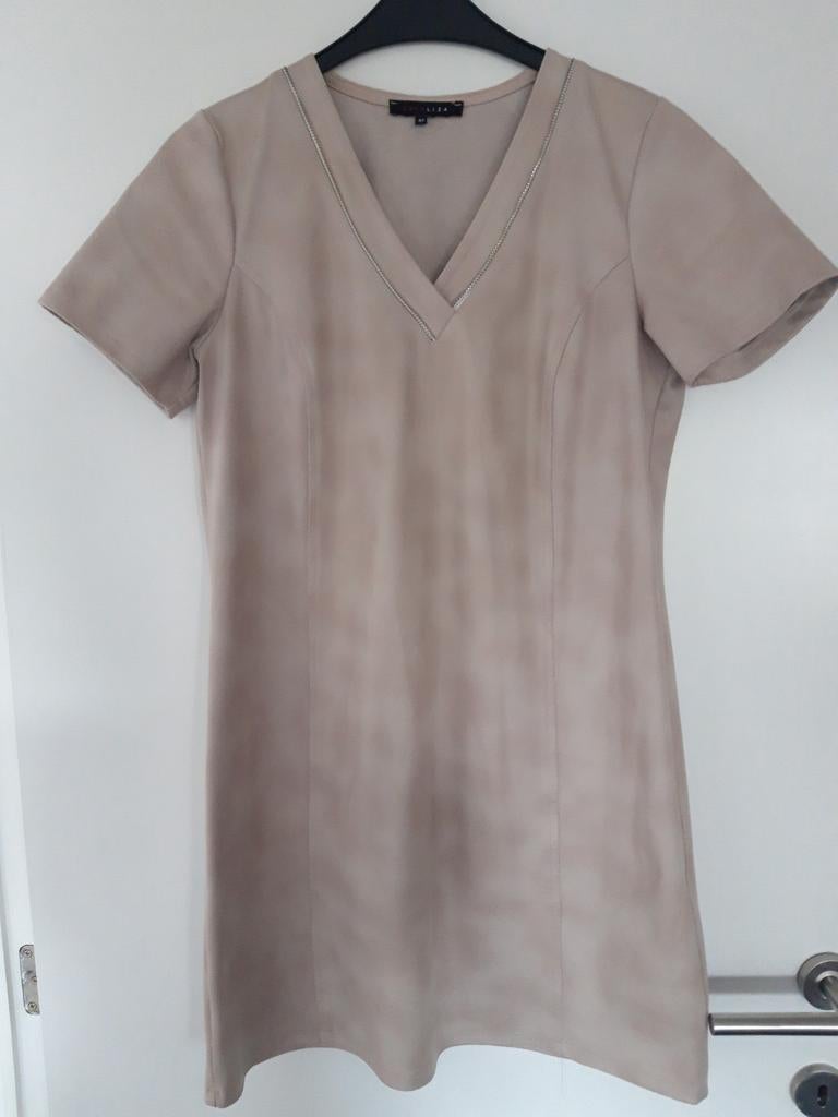 Volledig nieuw kleedje, Ophalen, Bruin, Maat 42/44 (L), Nieuw
