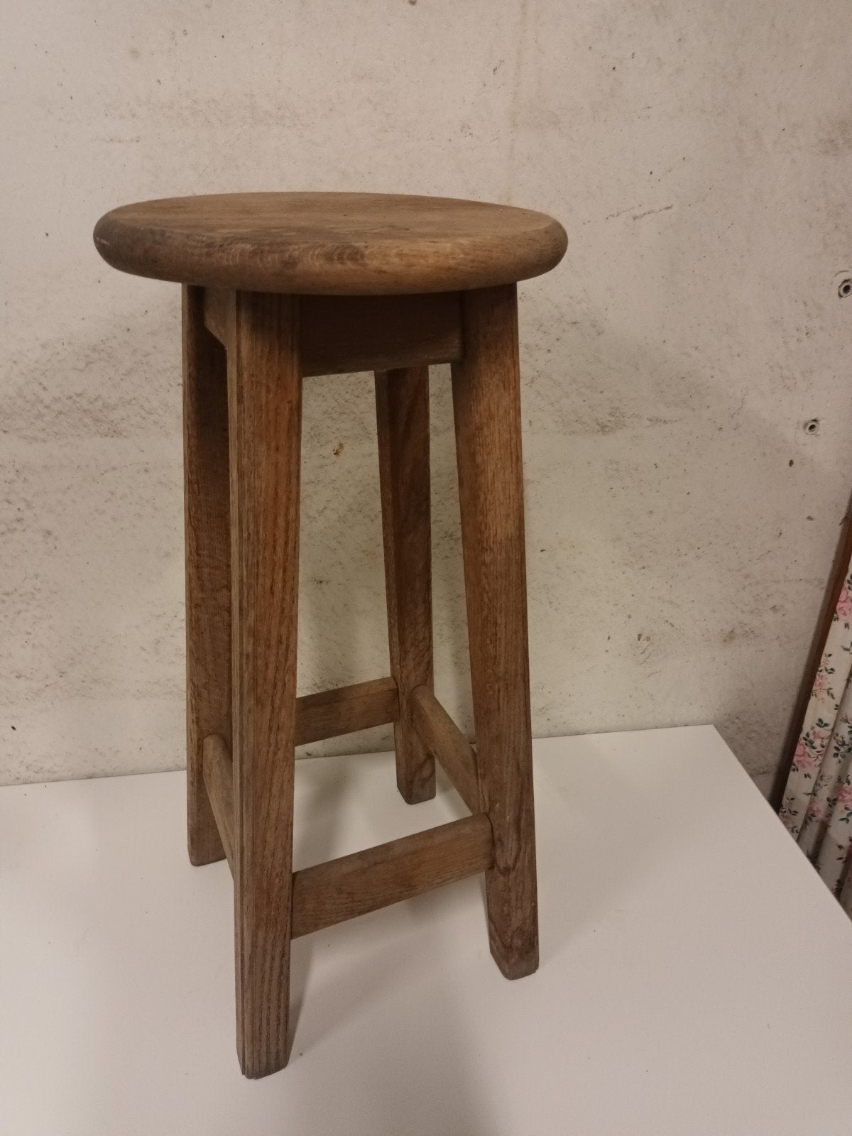 Stoere landelijke houten barkruk (hoogte 70 cm), Enlèvement