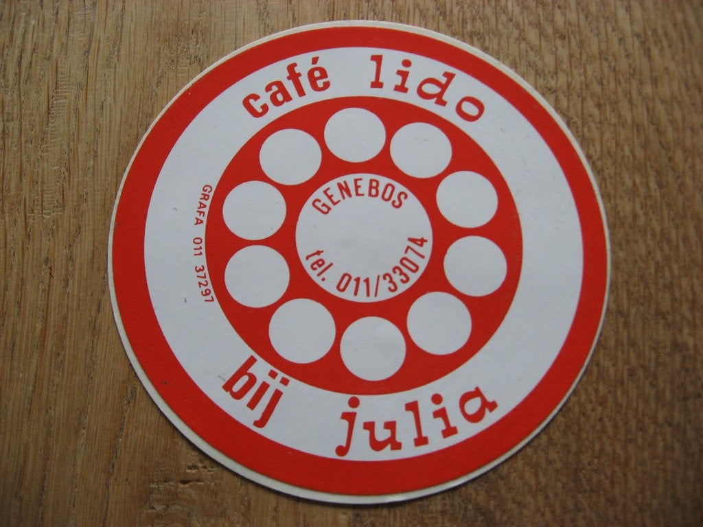 Sticker Cafe Lido bij Julia Genebos 11 cm, Enlèvement ou Envoi, Neuf, Autres types