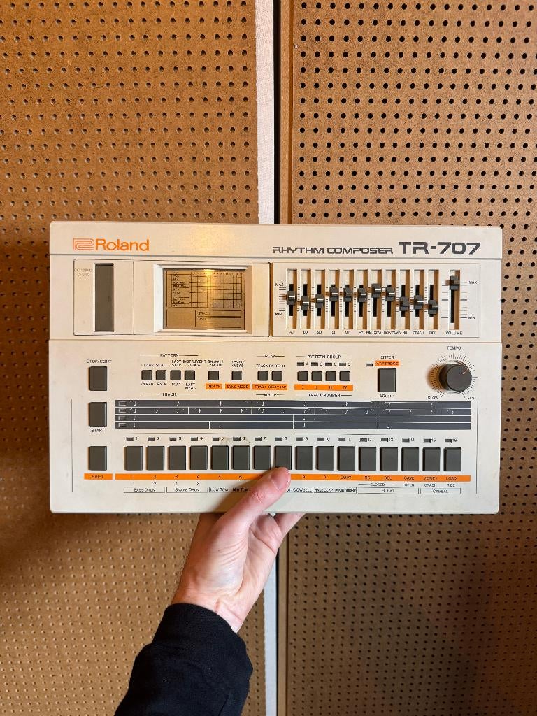 Roland TR-707 Rhythm Composer w/ HKA ROM – mint condition, Gebruikt, Roland, Met midi-aansluiting, Overige aantallen