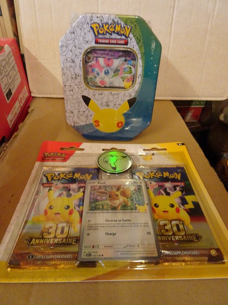 Pokémon 30 ans - Pokébox Nymphali Ex + Duo pack Evoli, Enlèvement ou Envoi, Neuf, Booster box