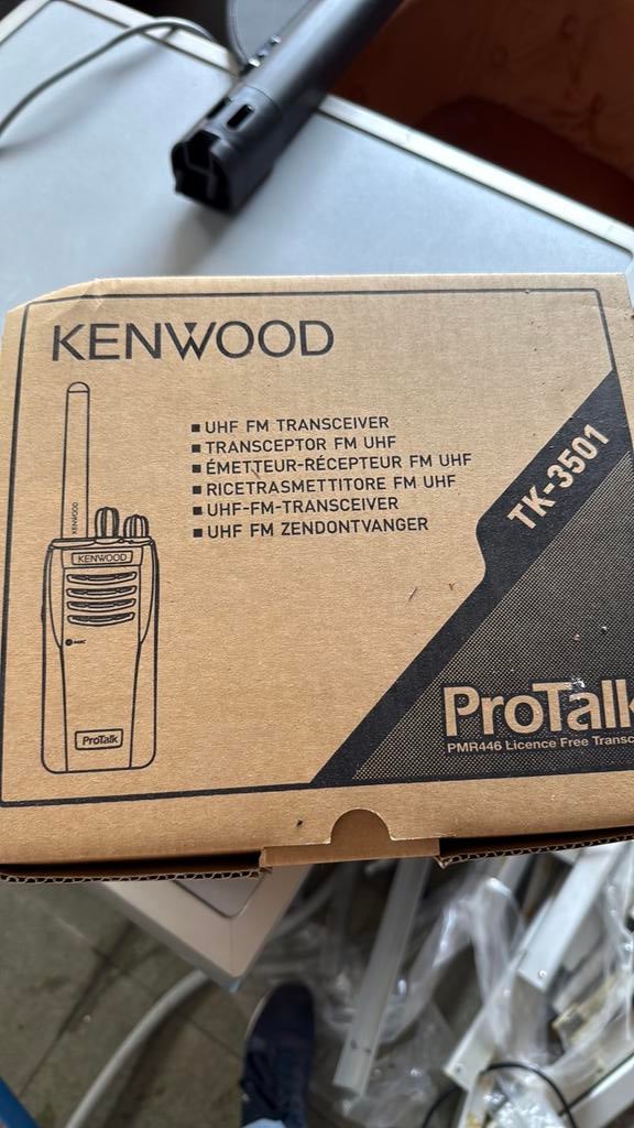 Kenwood walkie talkies met oortjes 3 st, Telecommunicatie, Ophalen, Zo goed als nieuw