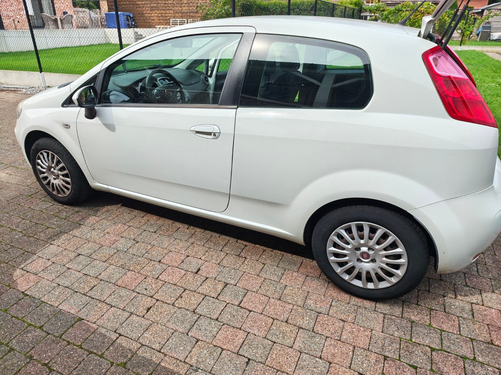 Fiat Punto 2014 - 1.2 Benzine (51KW) / LPG (BRC) | Export, Auto's, Stof, Radio, Wit, Handgeschakeld