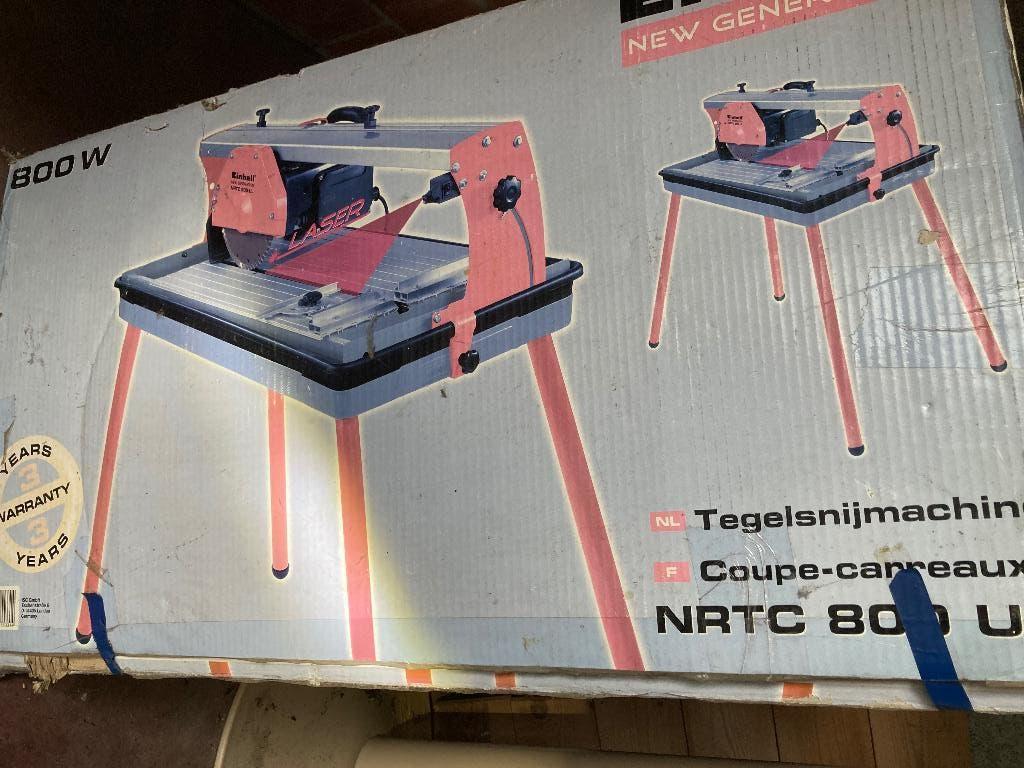 Tegelzaagmachine, Ophalen
