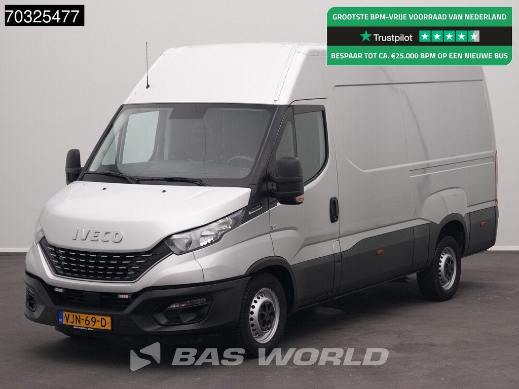 Iveco Daily 35S14 Automaat L2H2 3,5t Trekhaak Navi Airco Cru, Auto's, Automaat, Stof, Gebruikt, Euro 6