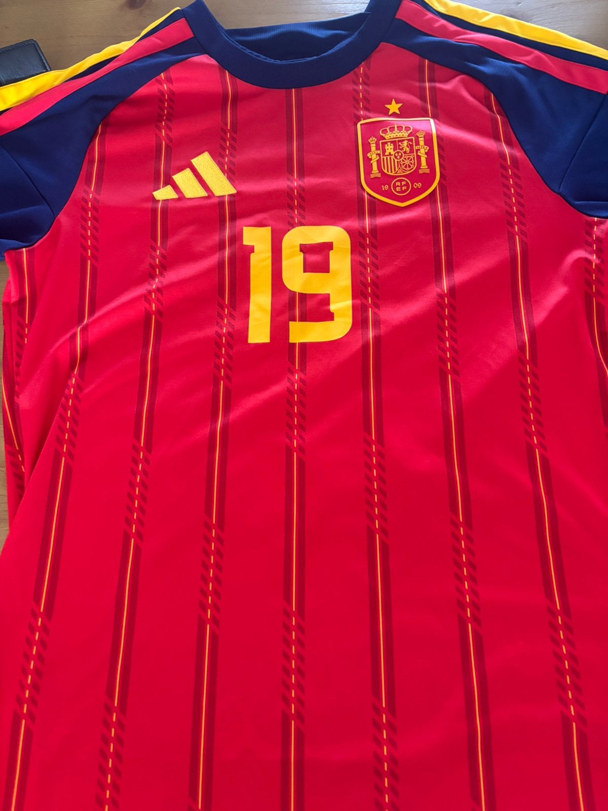 Pull espagnol taille S imprimé avec Lamine Yamal, Taille S, Enlèvement ou Envoi, Comme neuf