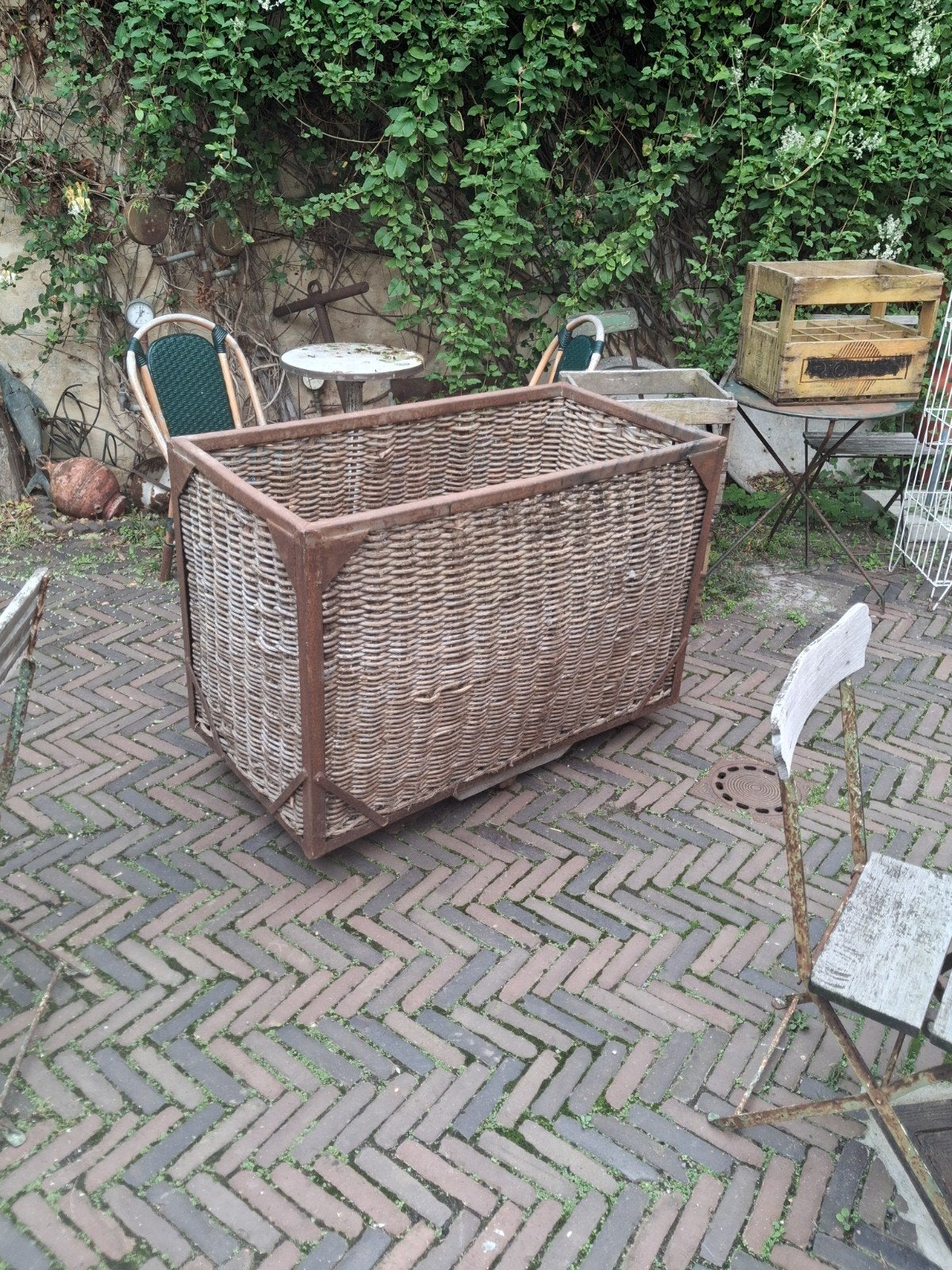industriele mand op wielen, Ophalen, Mand