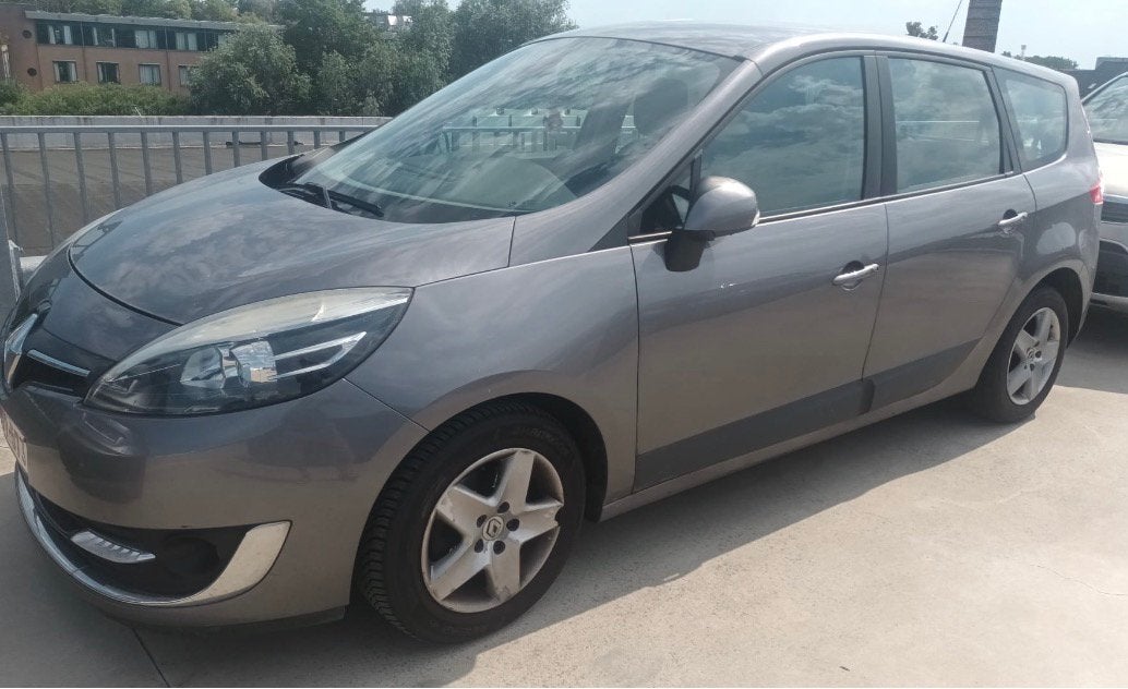 Renault Grand Scenic 1.6 i 189000 km 7 zitplaatsen 08/2013, Auto's, Euro 5, Monovolume, Parkeersensor, 4 cilinders