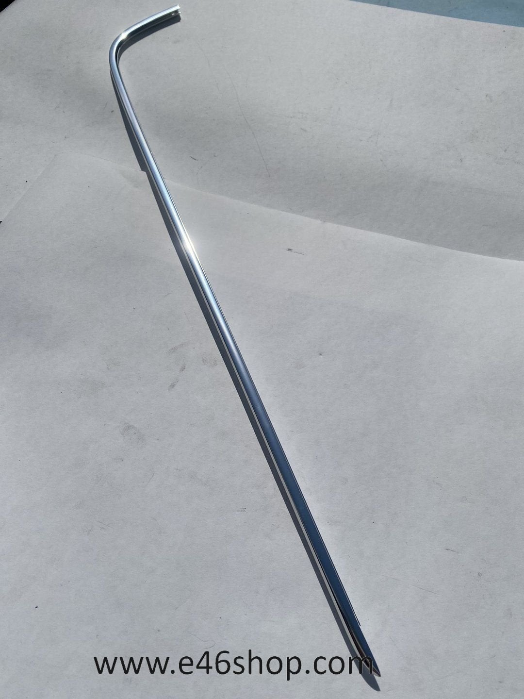 BMW 1500-2002cs  SIELIJST ONDER OE 51135676183 NIEUW ORG BMW, Neuf, -, -, Enlèvement ou Envoi