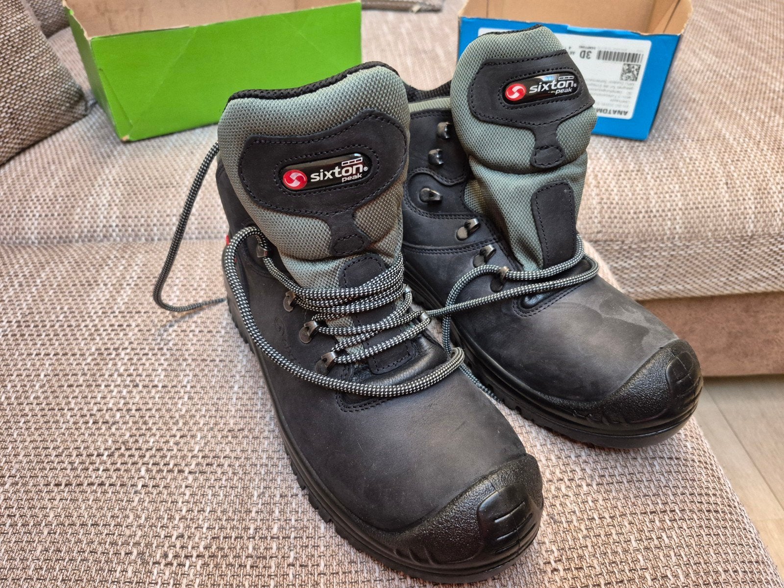 Schoenen Atlas mat 44., Ophalen