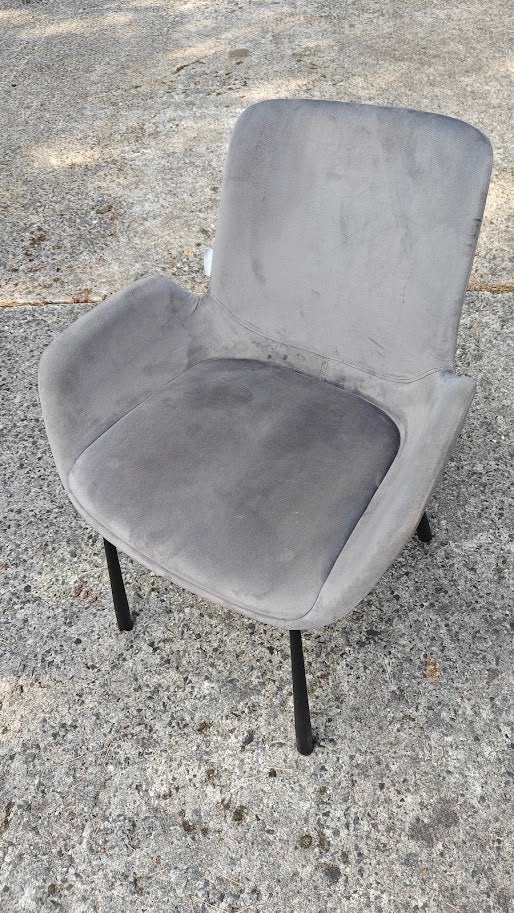 Velours eetkamerstoel (merk: Zuiver), Huis en Inrichting, Stoelen, Gebruikt, Eén, Metaal, Stof, Grijs, Ophalen
