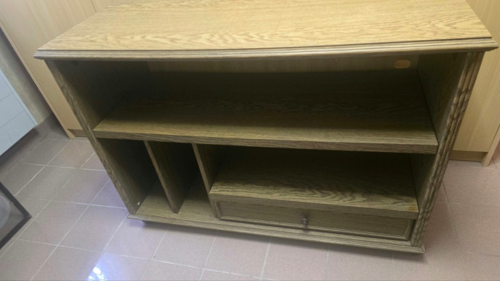 tv-meubel / opbergkastje hout gratis, Ophalen, Gebruikt