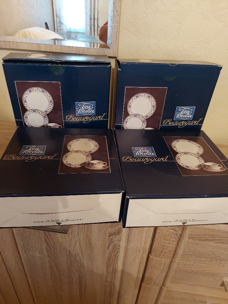 4 delig eetservice porselein, Antiek en Kunst, Ophalen