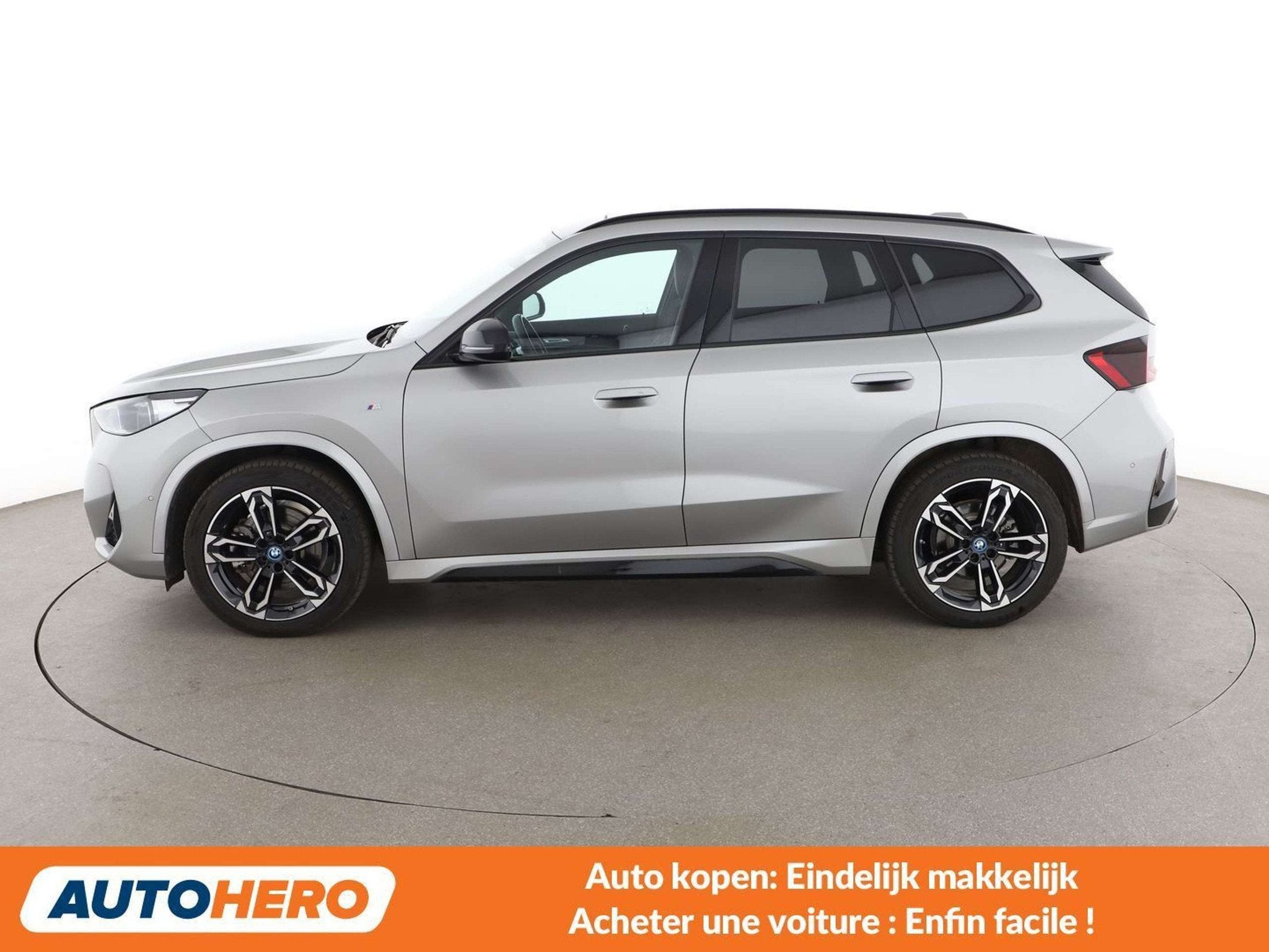 BMW iX1 xDrive 30 M Sport (année de construction 2022), Autos, Cuir, Argent ou Gris, Achat, https://public.car-pass.be/vhr/81b50ad2-6b97-455e-9f97-a0e80199f13f