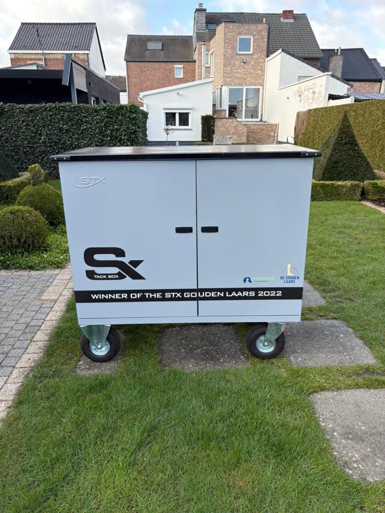 STX Tackbox Model Small Compact, Animaux & Accessoires, Chevaux & Poneys | Autres trucs de cheval, Comme neuf, Autres espèces