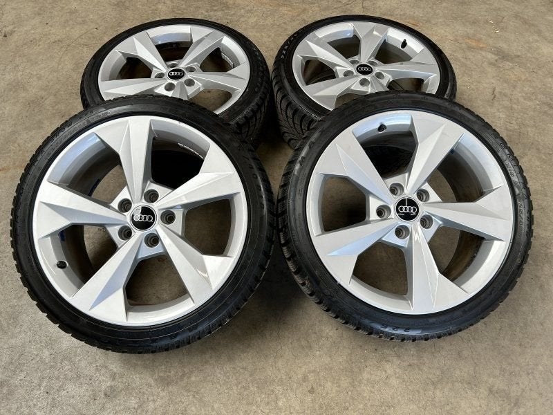 18 inch originele velgen + winterbanden Audi A3 8Y 8Y0601025, Pneus et Jantes, Pneus hiver, -, 18 pouces