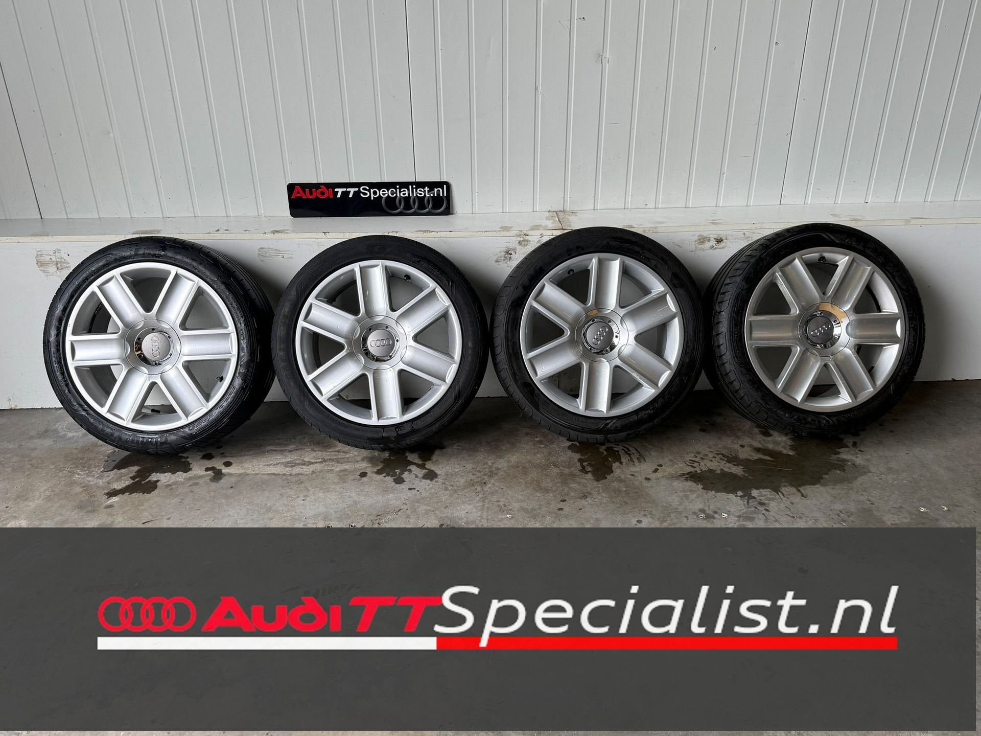 Zomerbanden set 17 inch op OEM velgen Audi TT MK1 5x100, Ophalen, Gebruikt, -, -