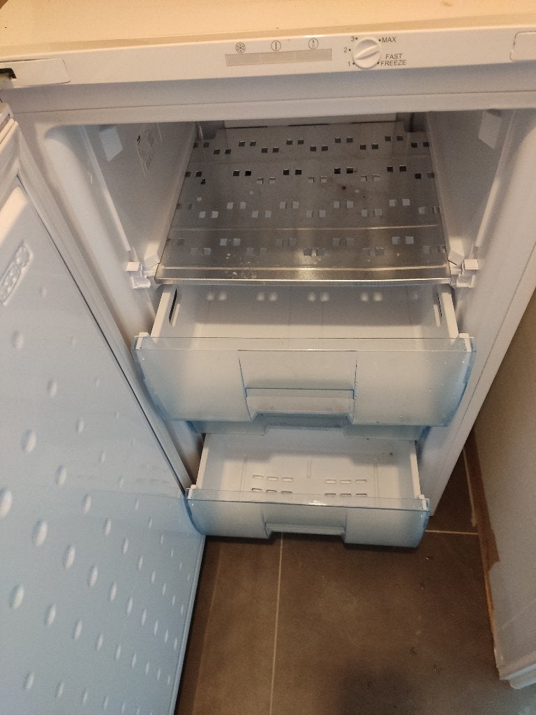 Diepvries Beko FSA13020, Elektronische apparatuur, Vriezers en Diepvrieskisten, Gebruikt, Minder dan 60 cm, Vrijstaand, Ophalen