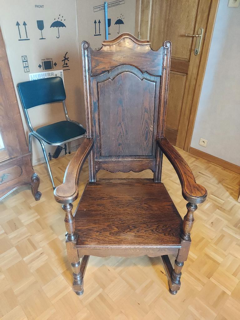 Ancien fauteuil en bois, Enlèvement
