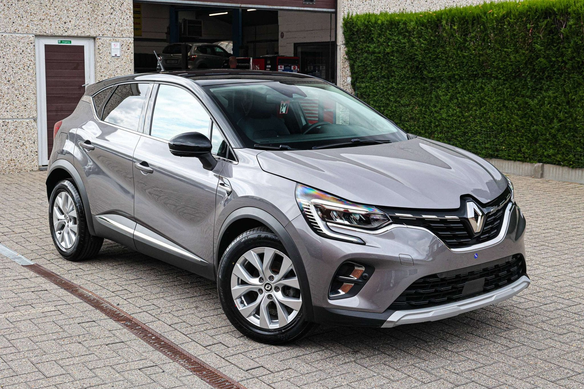 Renault Captur ACHTERUITRIJCAMERA*NAVIGATIE*CRUISE-CONTROLE*, Autos, Argent ou Gris, Achat, Euro 6, Entreprise