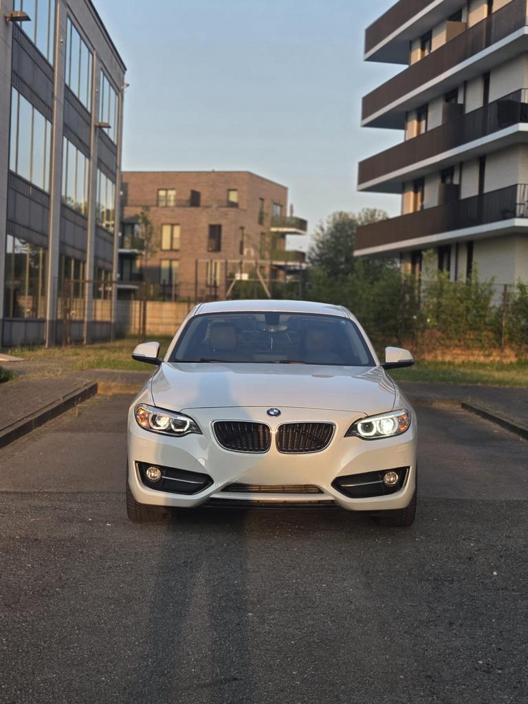 BMW 218D Sport Diesel Euro6B perfect staat!, Auto's, BMW, Euro 6, 2 Reeks, Coupé, Bi-Xenon koplampen