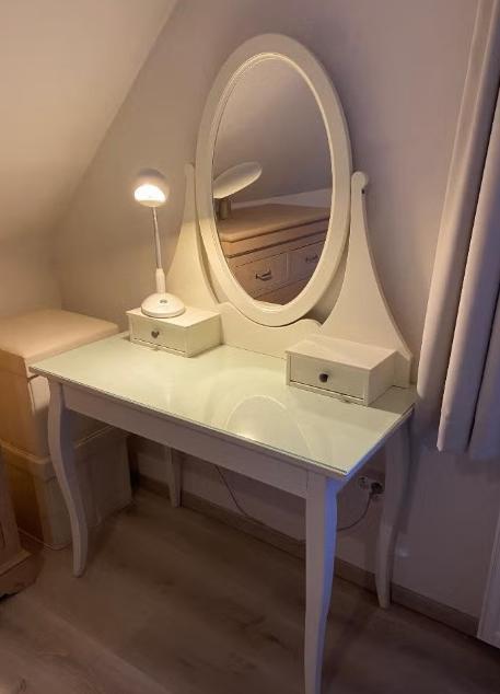 HEMNES Toilettafel met spiegel [MOET DRINGEND WEG], Maison & Meubles, Tables | Coiffeuses, Comme neuf, 150 à 200 cm, 50 à 100 cm